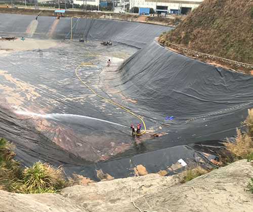 新源废水池清理