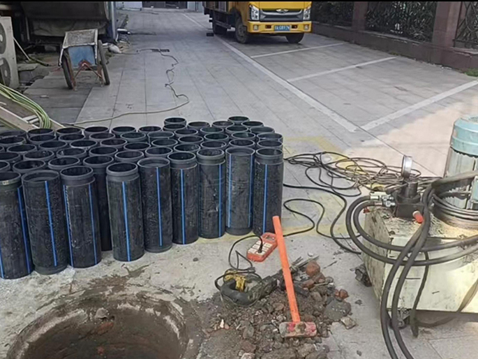 新源PE置换管厂家 DN315置换管 非开挖管短管置换